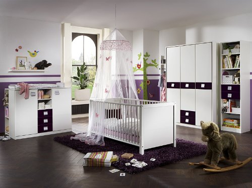 Komplett Babyzimmer weiss - brombeer Kleiderschrank Babybett Wickelkommode