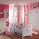 TRAUMHAFT Komplett Babyzimmer weiss - rosé Kleiderschrank Babybett Wickeltisch