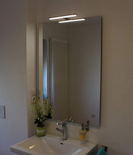 Joana Led Leuchtspiegel Beleuchteter Badspiegel Mit Steilfacette 50x70cm und 1 Lampe in 5mm Stärke